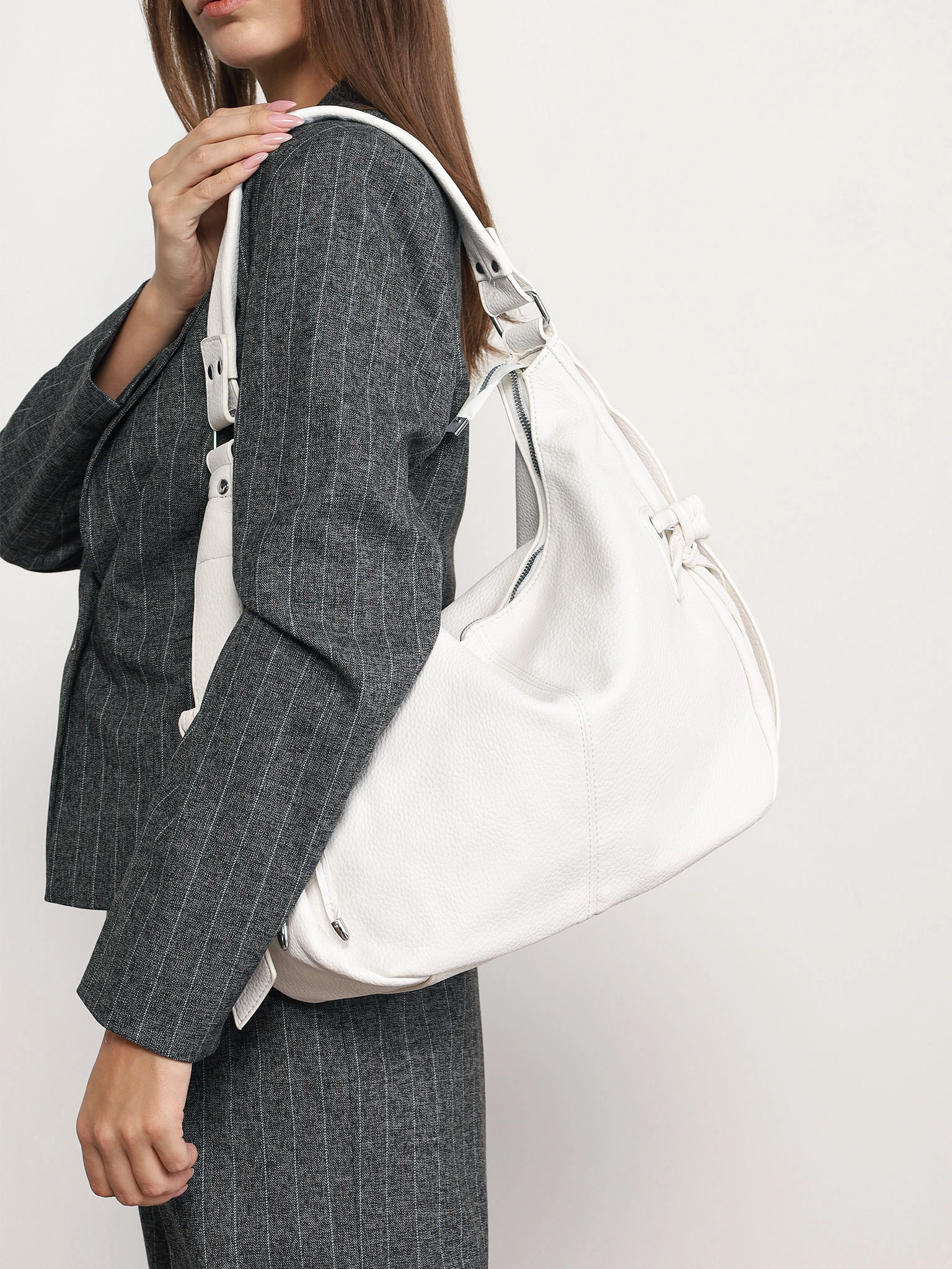 Сумка-шоппер  с декоративными плетеными ремешками по бокам в ассортименте